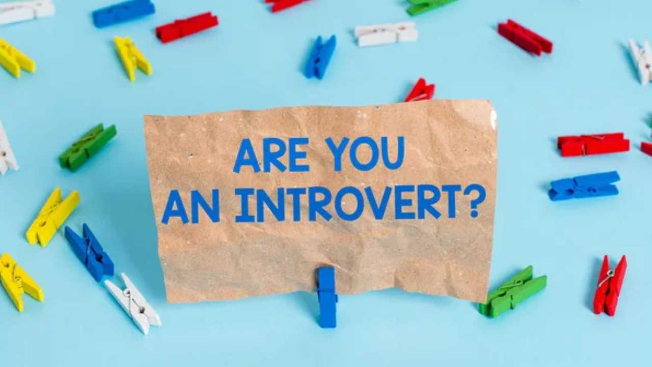 introvert sign with clips
