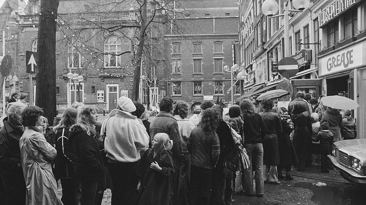 line to see the movie grease in 1978