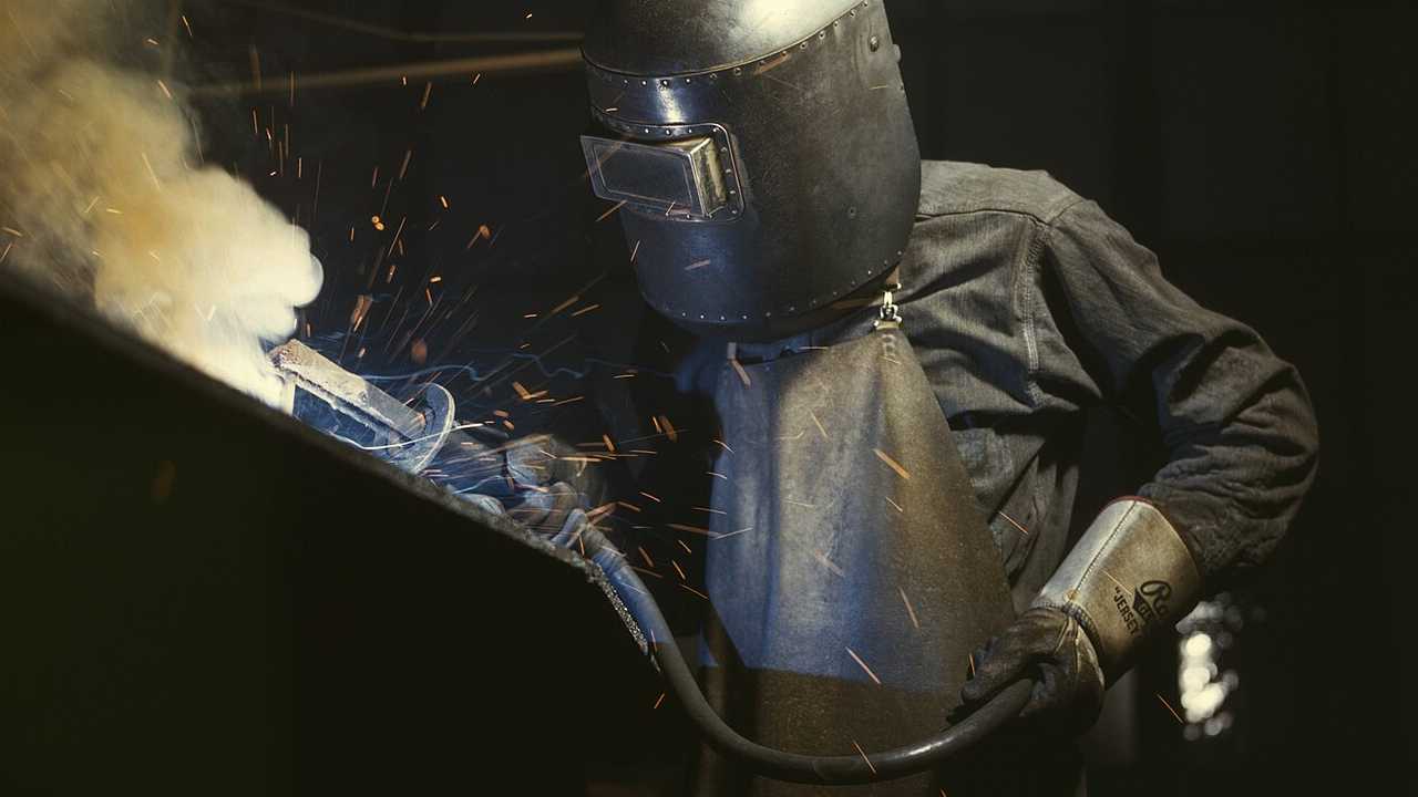 alfred palmer welder at work