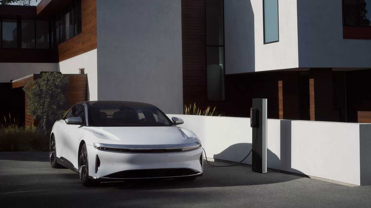 lucid air being charged